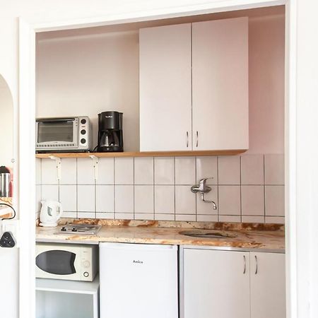 Nice Center - Bright Studio Balcony Wifi & Aircon Apartment Exterior photo