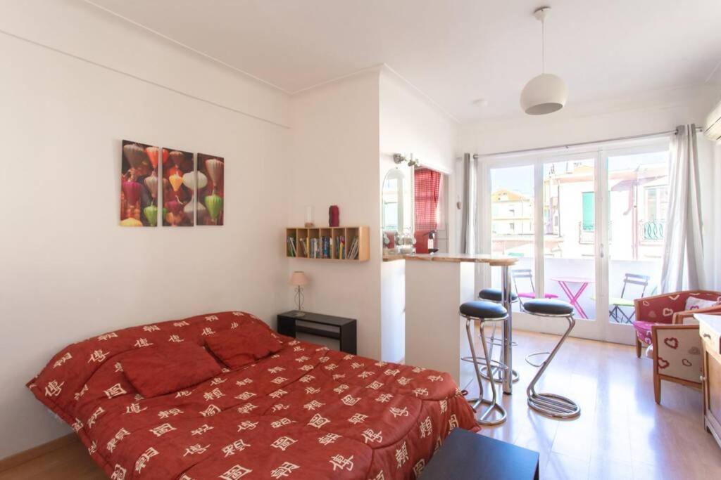 Nice Center - Bright Studio Balcony Wifi & Aircon Apartment Exterior photo